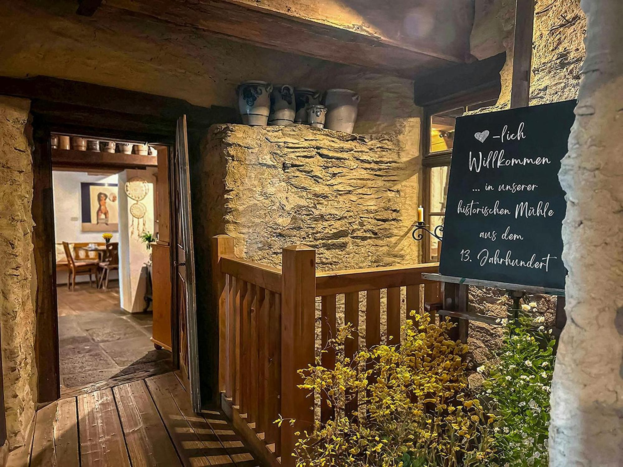 Landgasthof Zum Weissen Schwanen Браубах Екстериор снимка