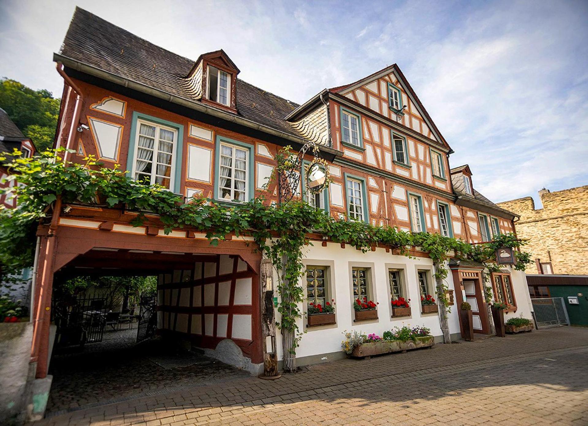 Landgasthof Zum Weissen Schwanen Браубах Екстериор снимка